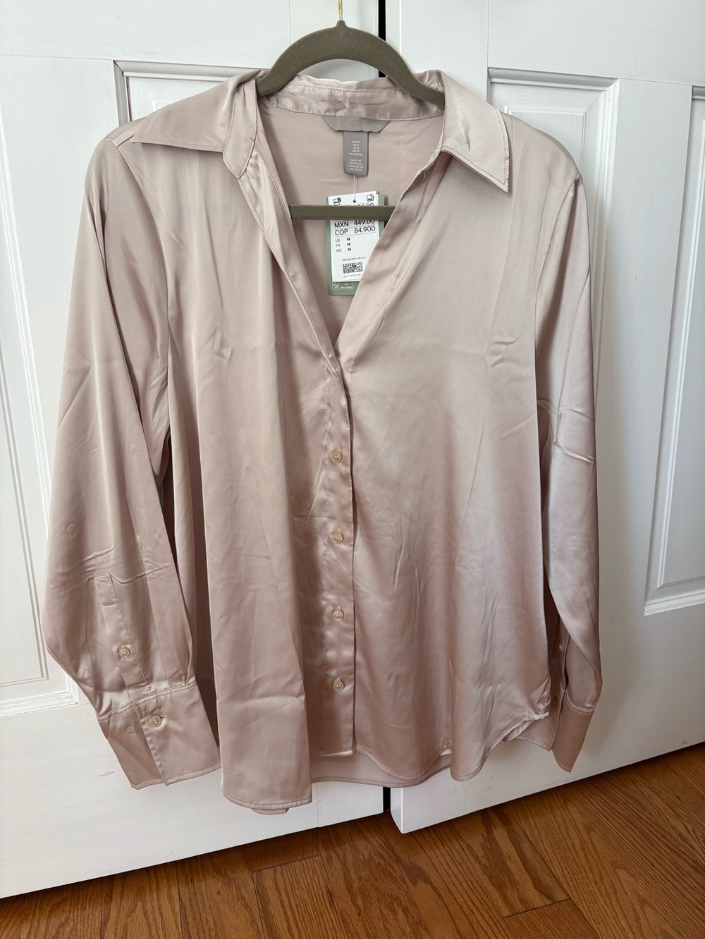 NWT H&M Blush Taupe Satin Button Down Blouse